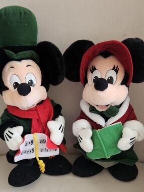 NEW Vtg. Victorian Christmas 12" Mickey & Minnie Mouse Caroling.